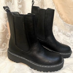 SINCERELY JULES Hola 2 Slip On Chelsea Ankle Boots, Black, NWT Size 6.5